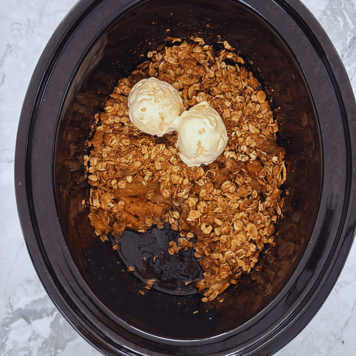 slow-cooker-peach-crumble-recipe